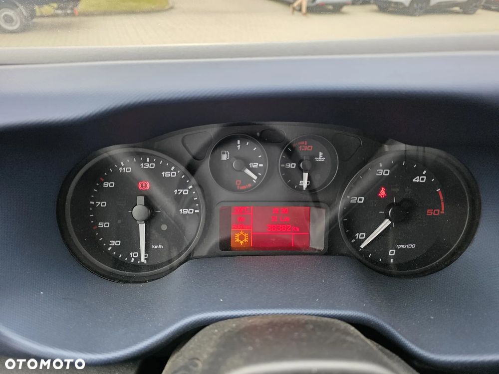 Iveco 50C15 plandeka + winda 10EP Tylko 38000 km ! Krajowy Pierwszy Właściciel dmc 3500 kg ! - 21