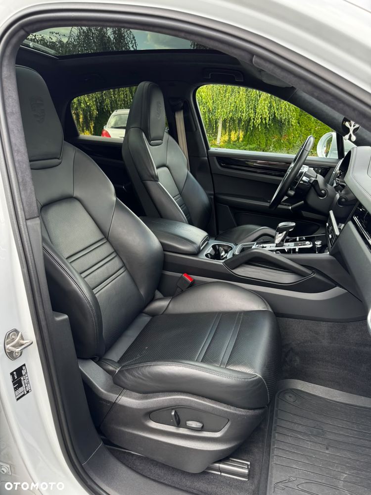 Porsche Cayenne Platinum Edition - 37