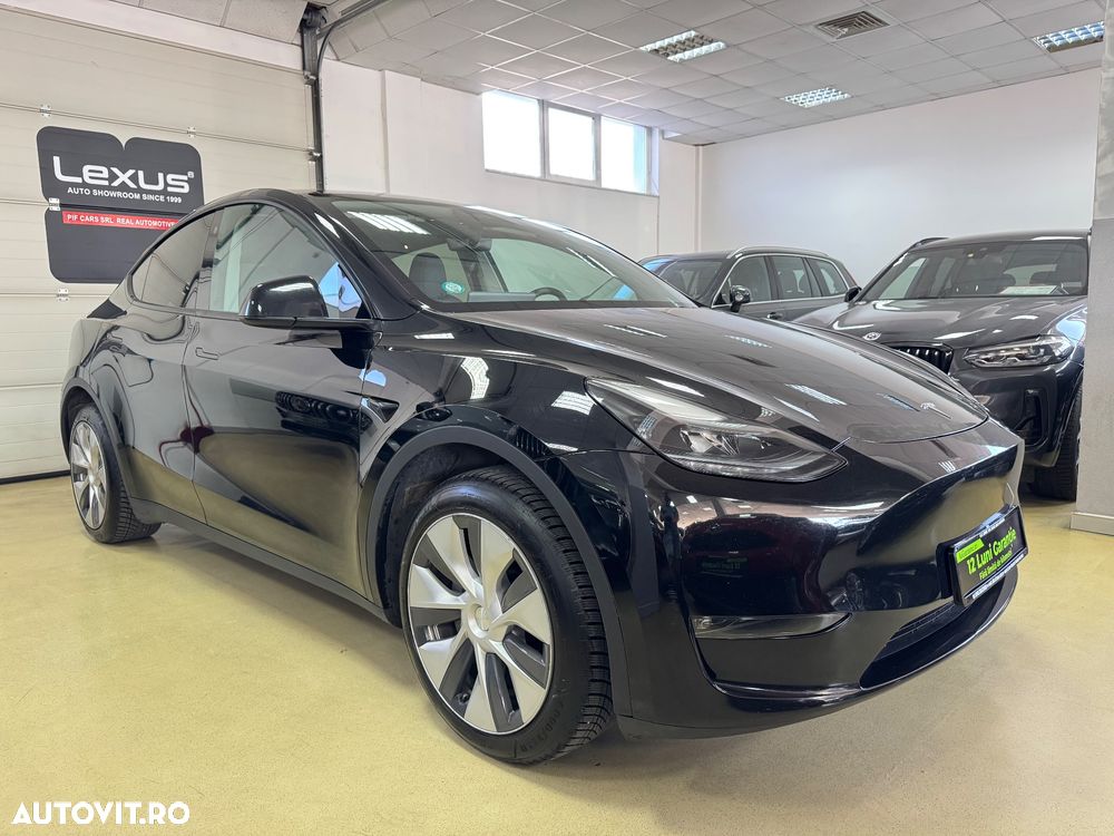 Tesla Model Y - 4