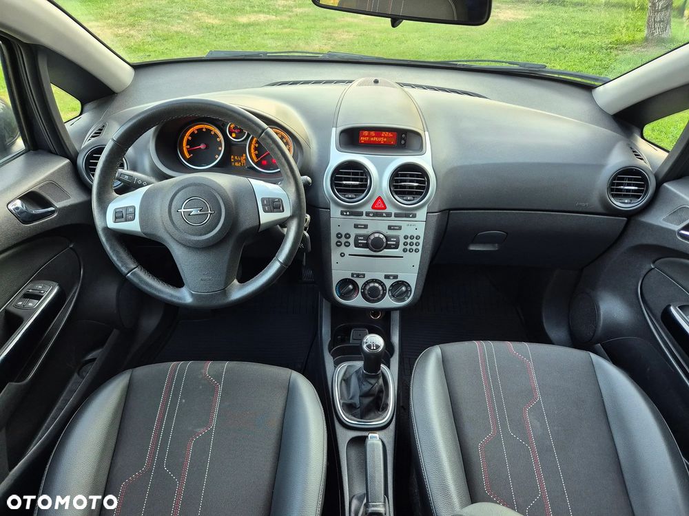 Opel Corsa 1.4 16V 150 Jahre - 12