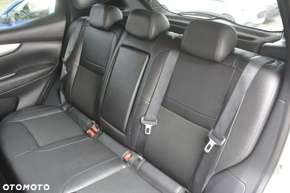 Nissan Qashqai 1.3 DIG-T DCT N-CONNECTA - 33