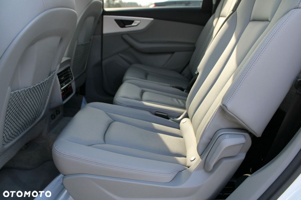 Audi Q7 - 25