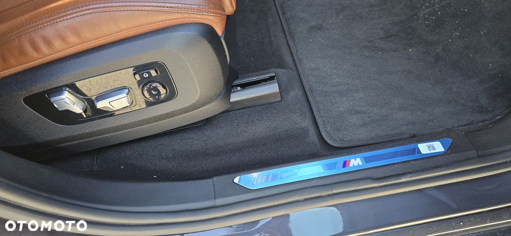 BMW X7 M50i sport - 23