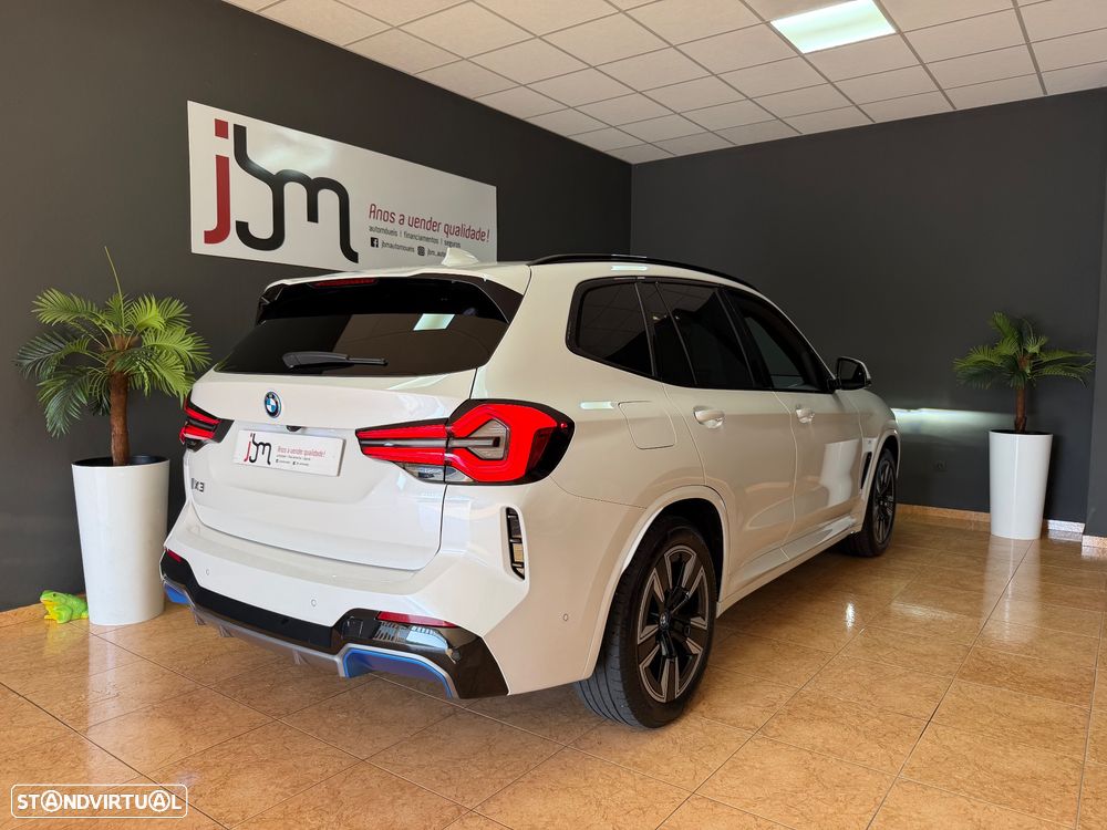 BMW iX3 M Sport Impressive - 19