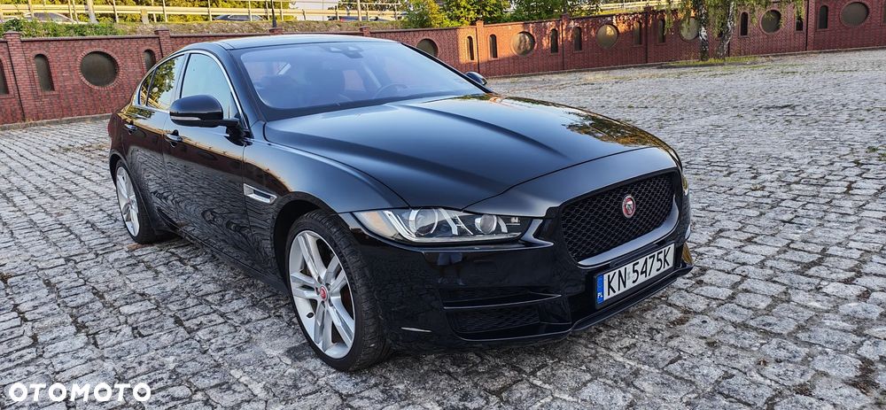Jaguar XE - 1