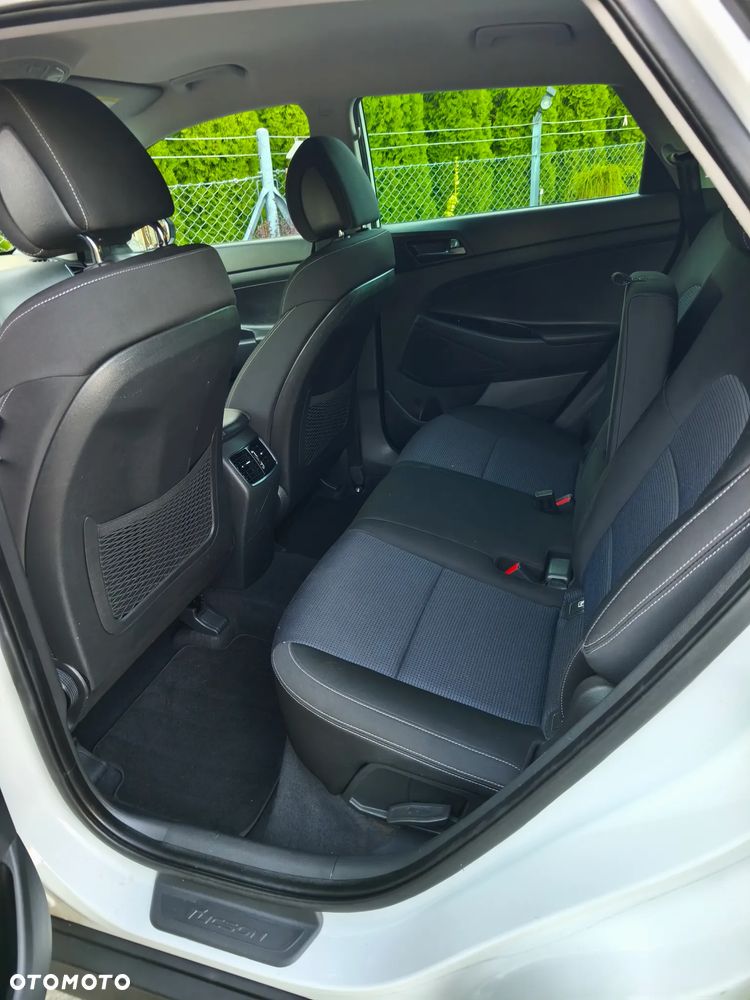 Hyundai Tucson 1.7 CRDI BlueDrive GO 2WD - 17