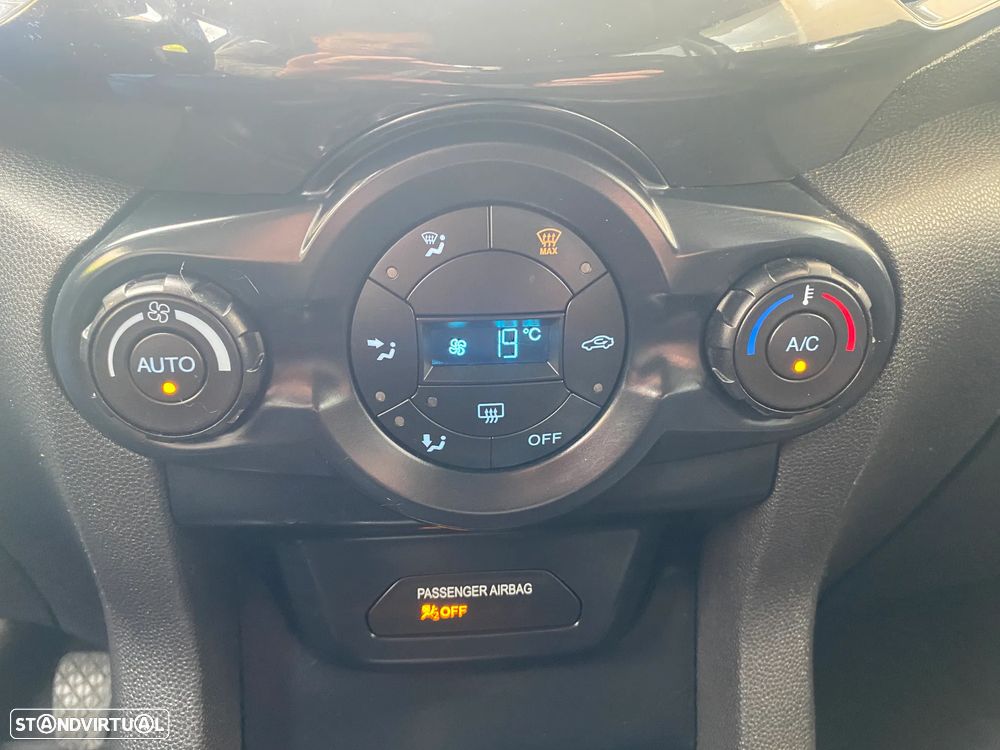 Ford EcoSport 1.0 EcoBoost Titanium - 31