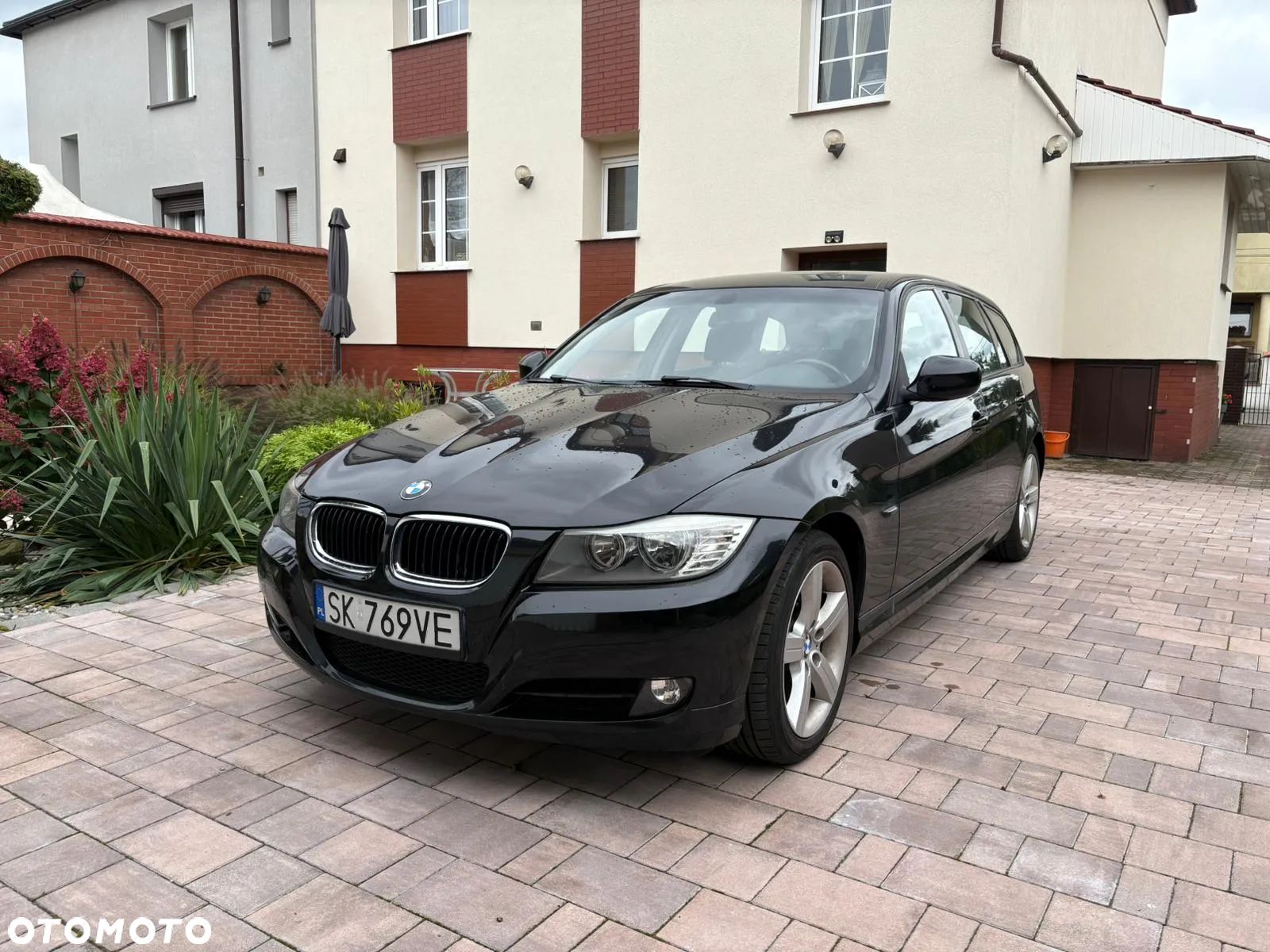 BMW Seria 3 318i Touring - 1