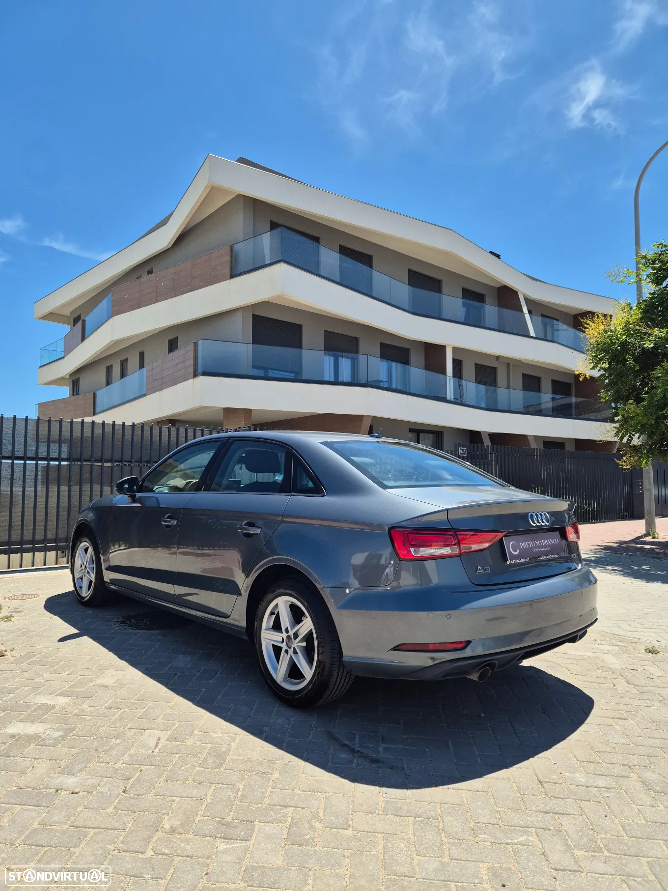 Audi A3 Limousine 1.6 TDI Sport - 4