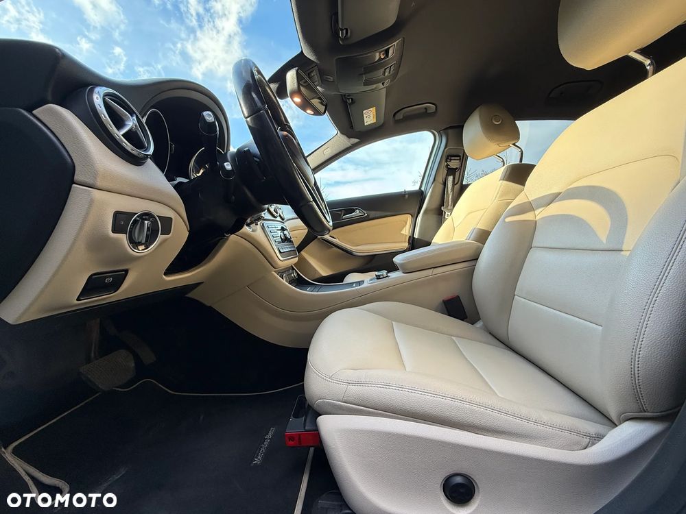 Mercedes-Benz GLA 250 4-Matic - 14