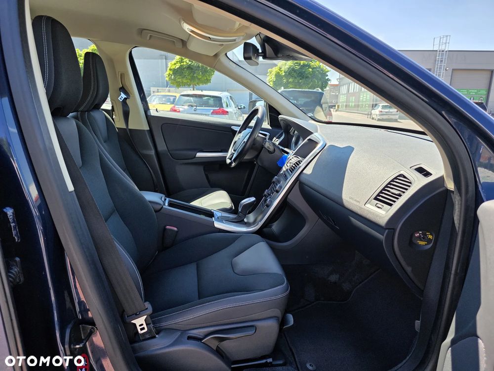 Volvo XC 60 T5 Powershift Momentum - 14