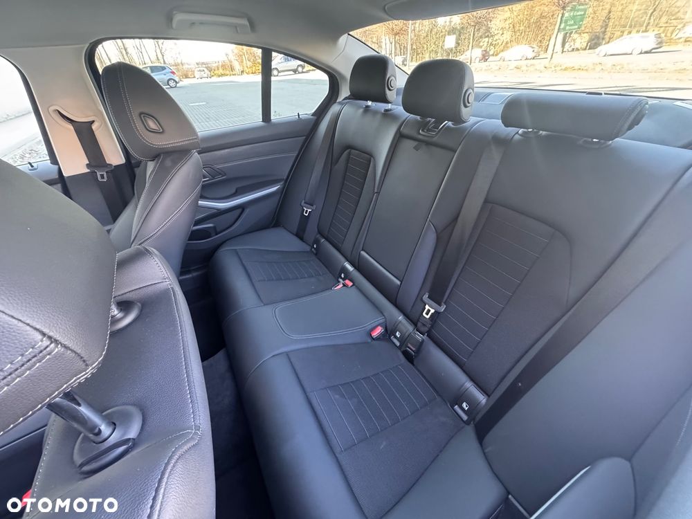 BMW Seria 3 320i xDrive M Sport - 20