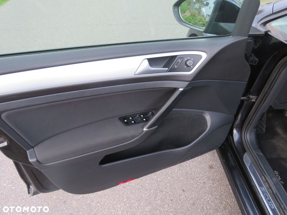 Volkswagen Golf 1.6 TDI Comfortline - 6