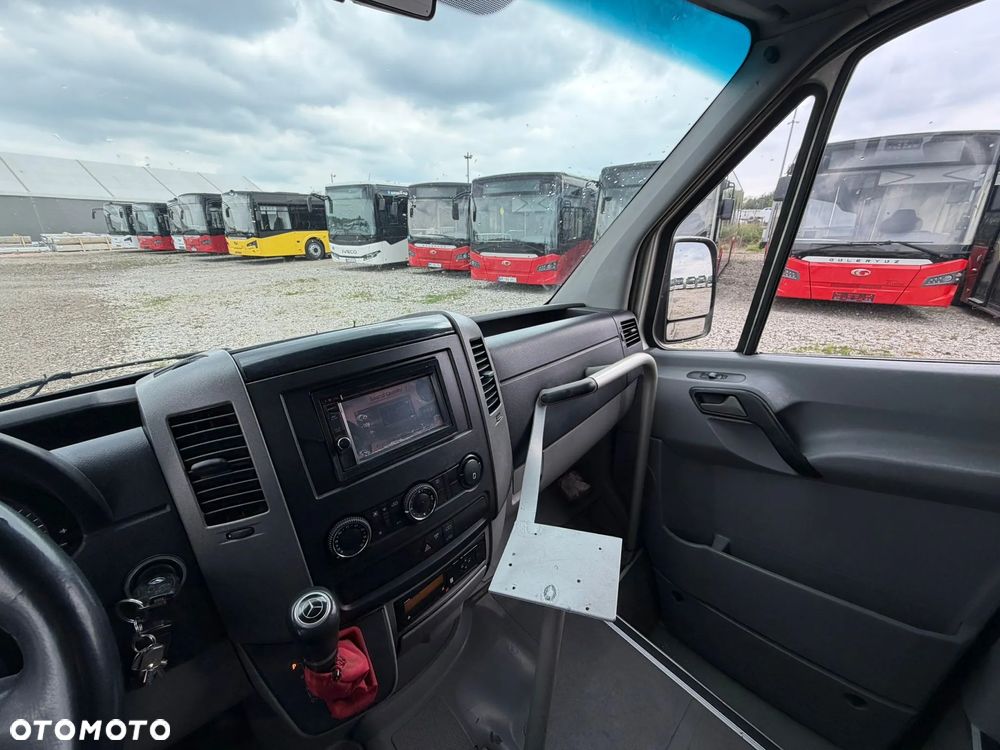 Mercedes-Benz Sprinter 519 - 21