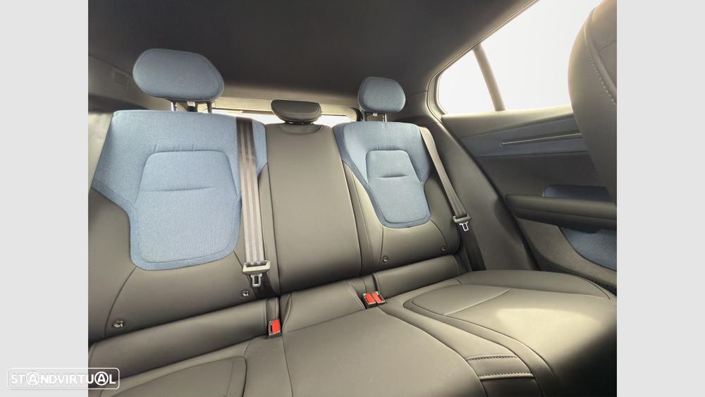 Volvo EX30 69 kWh Single Motor Extended Range Plus - 21