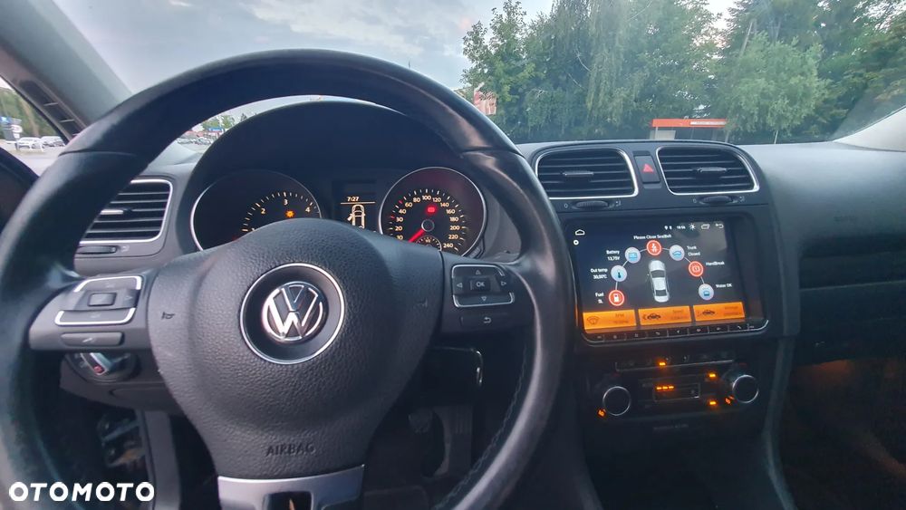 Volkswagen Golf - 11