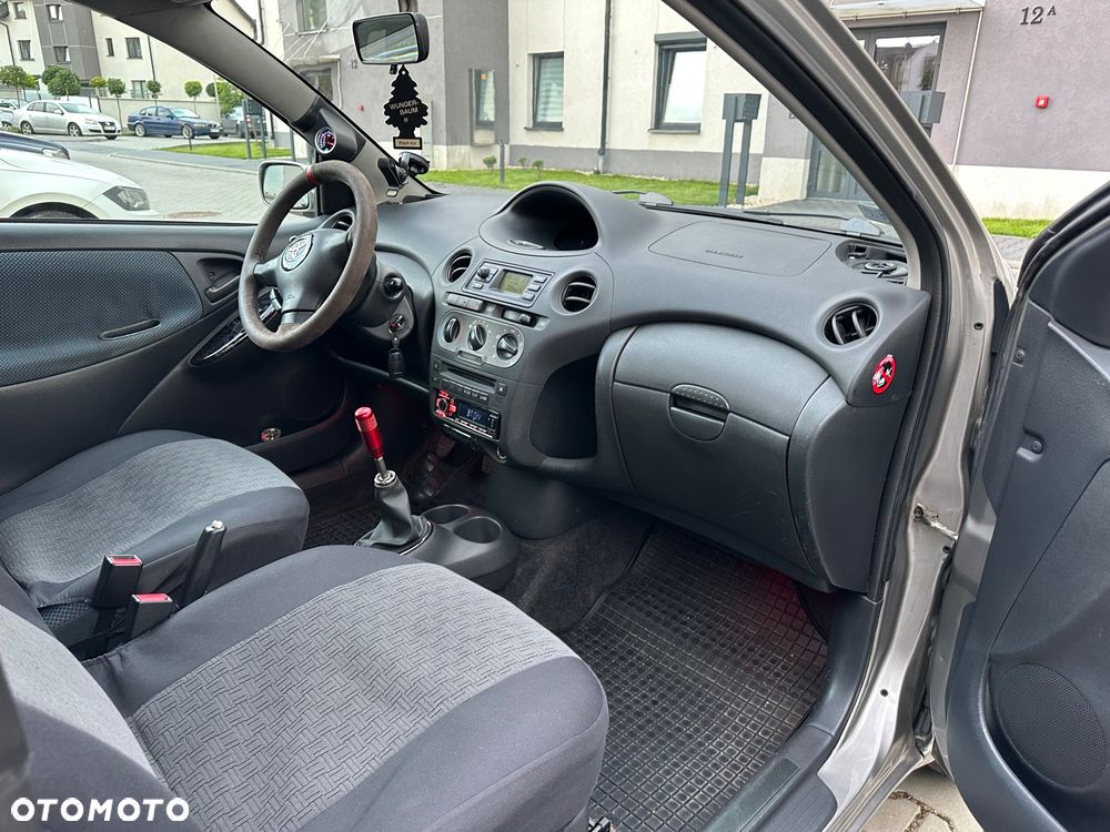 Toyota Yaris - 14