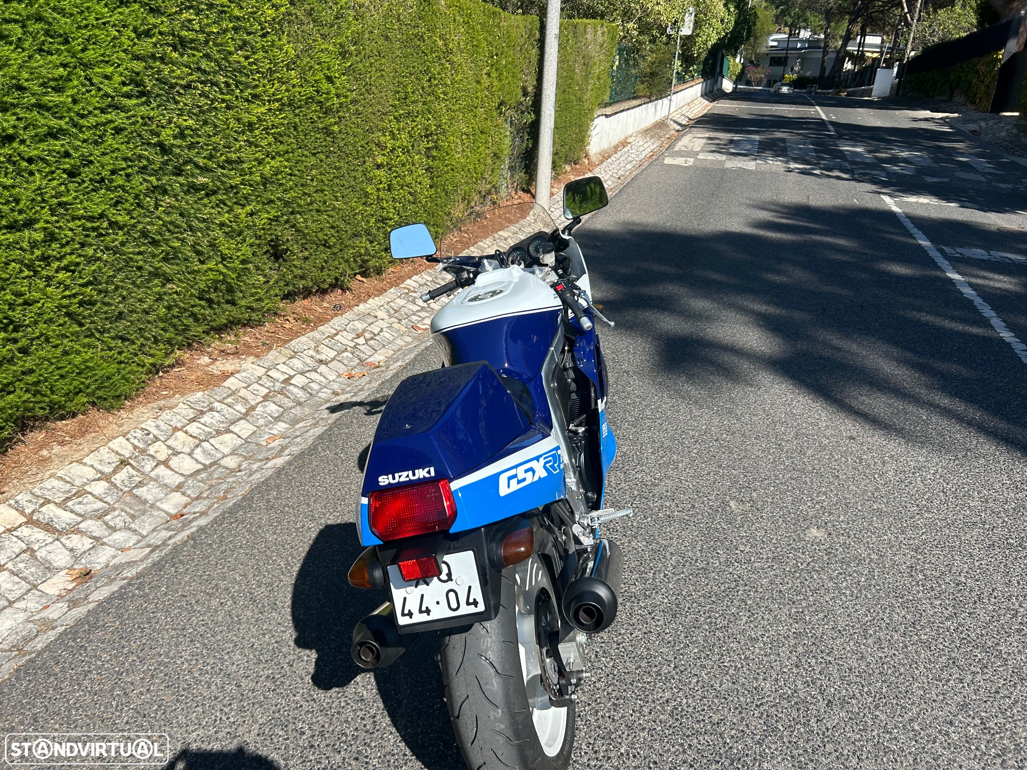 Suzuki GSX-R 750 R - 16