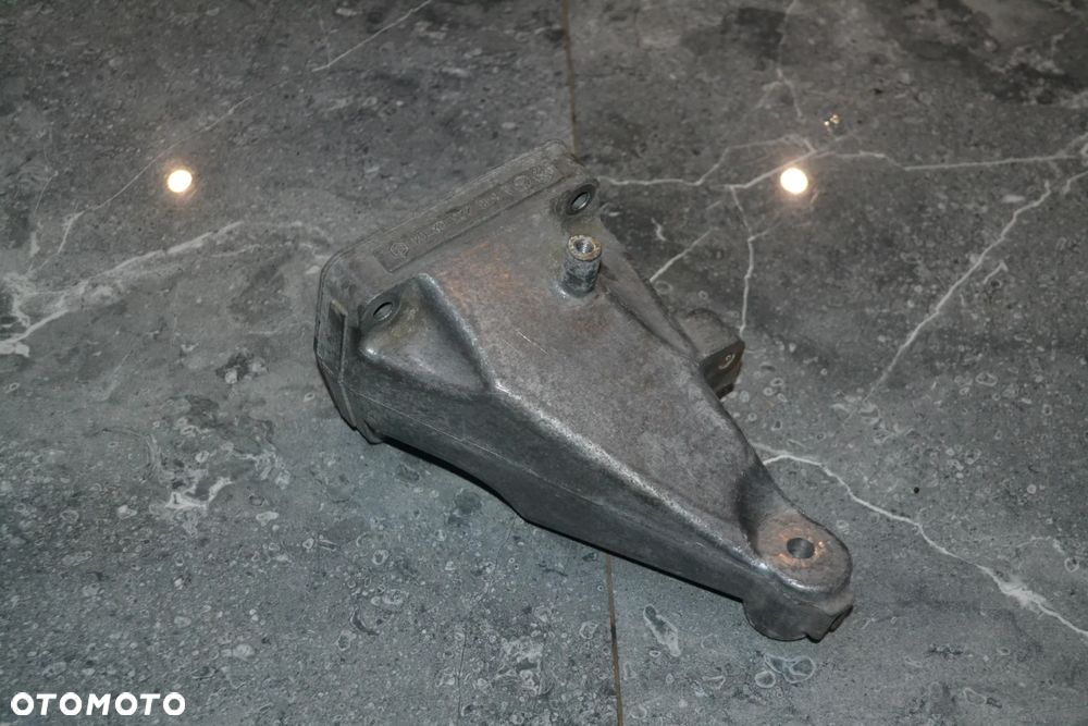 MERCEDES VITO 639 VIANO 2,2 CDI ŁAPA WSPORNIK MOCOWANIE SILNIKA 6462230804 - 3