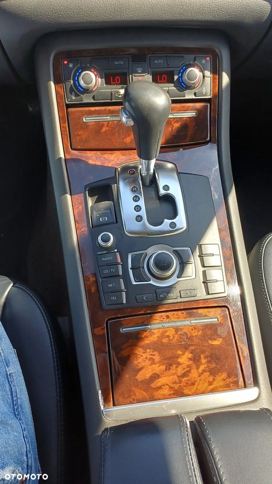 Audi A8 - 24
