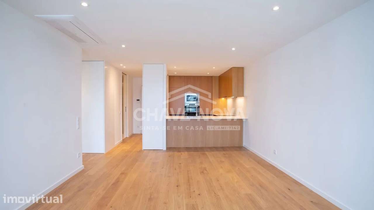 Apartamento T2 Novo c/ Lugar de Garagem e Arrumo em Canidelo - Grande imagem: 2/33