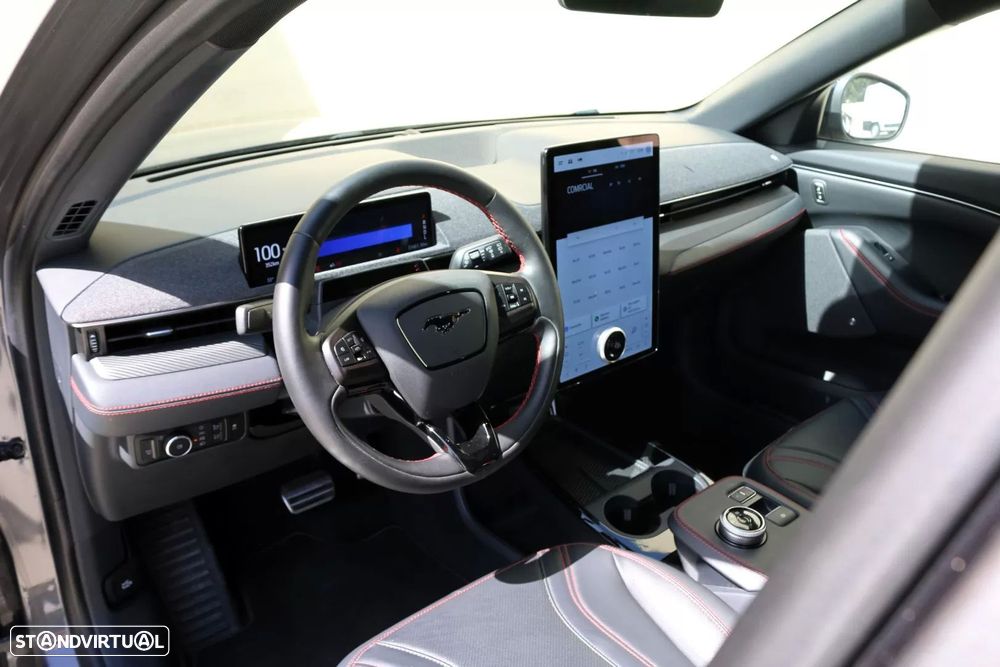 Ford Mustang Mach-E Premium AWD - 19