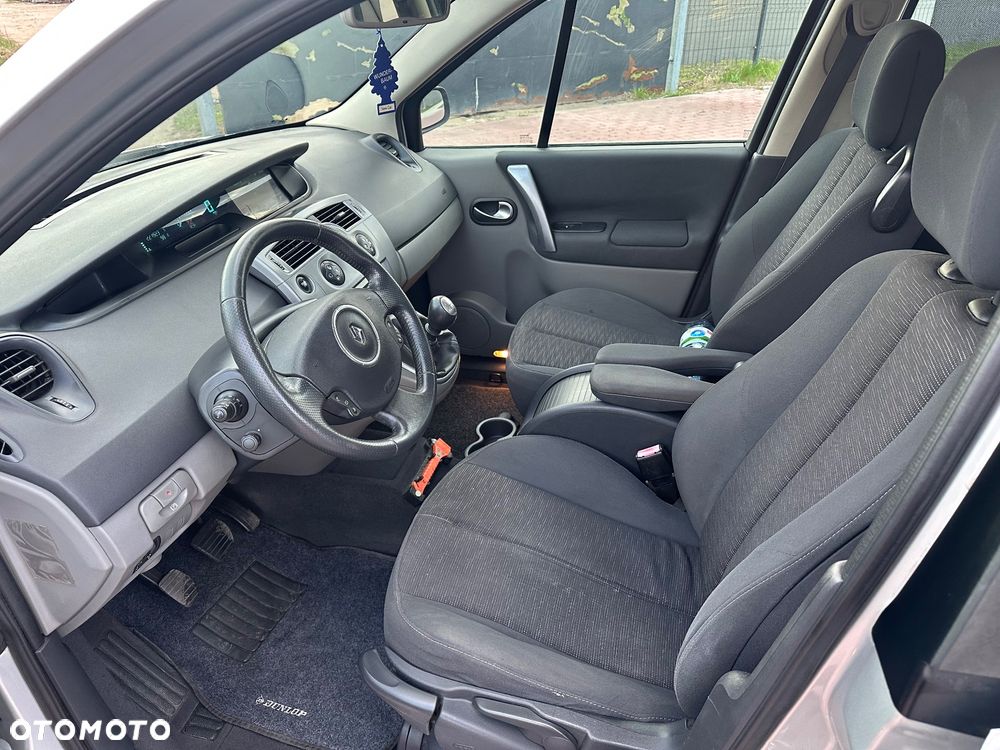 Renault Scenic 2.0 16V Dynamique - 26