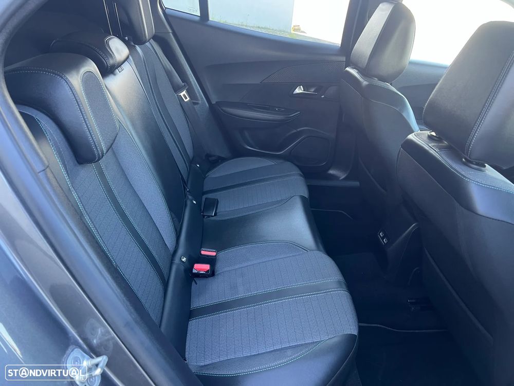 Peugeot 2008 1.2 PureTech Allure EAT8 - 19