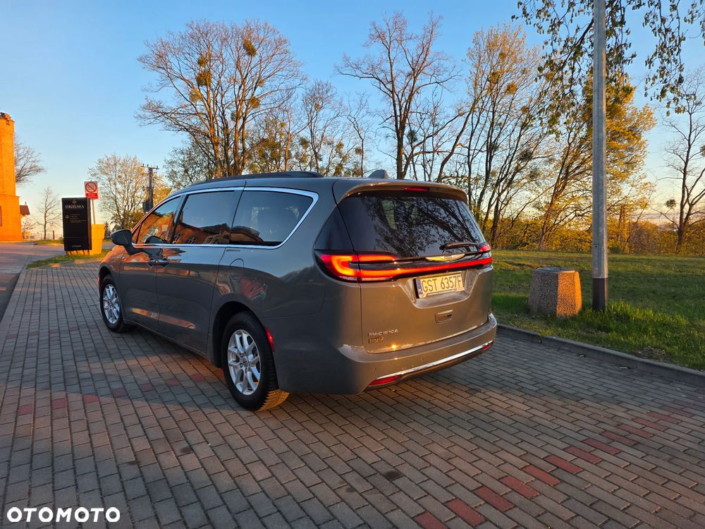 Chrysler Pacifica - 15