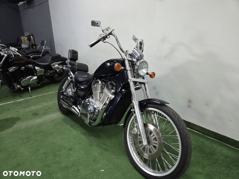 Suzuki Intruder - 6