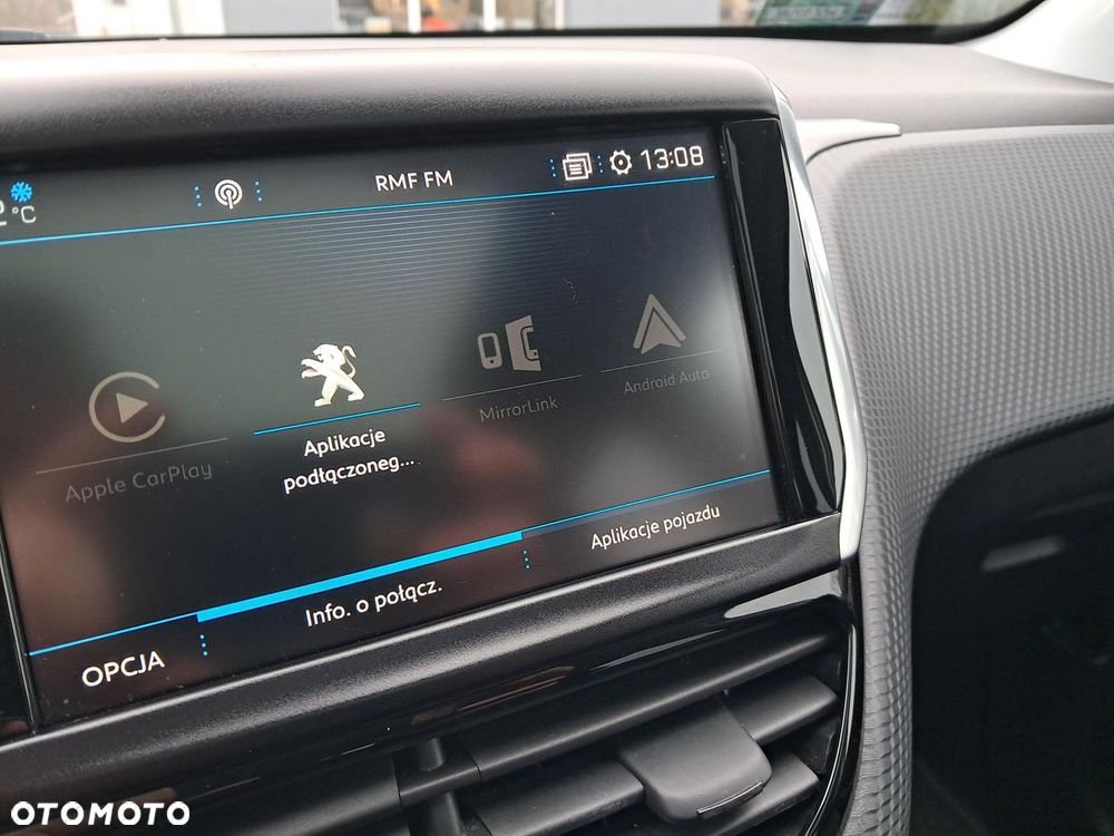 Peugeot 2008 1.2 Pure Tech Style S&S - 19