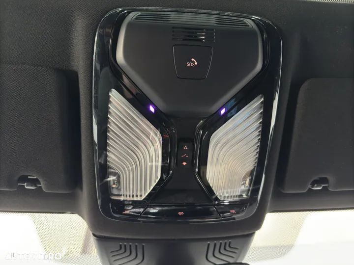 BMW M5 M550i xDrive AT - 30