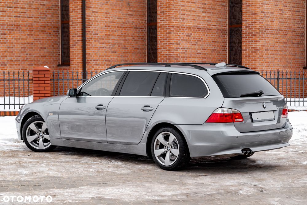 BMW Seria 5 525i Touring - 15
