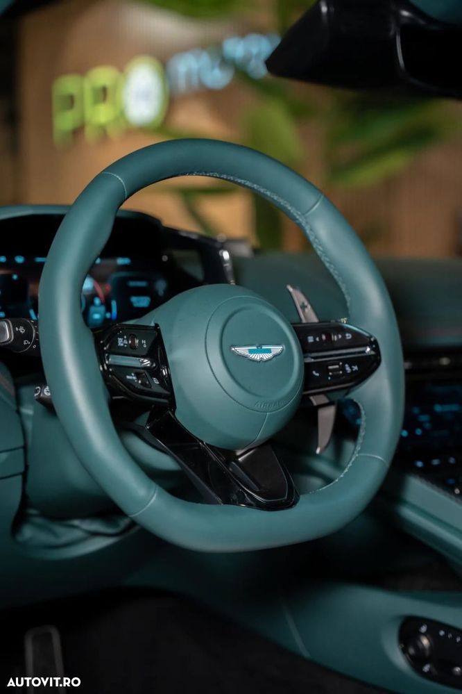 Aston Martin DB12 Volante - 12