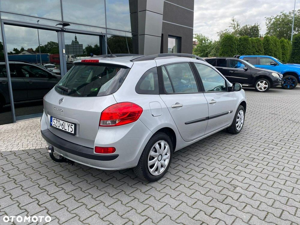 Renault Clio 1.2 16V 75 GPS - 10