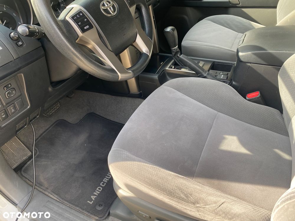 Toyota Land Cruiser - 8
