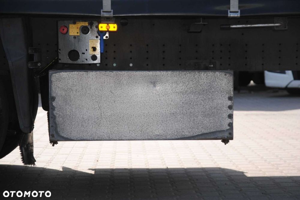 Schmitz Cargobull SCS kurtyna, podnoszona oś - 12