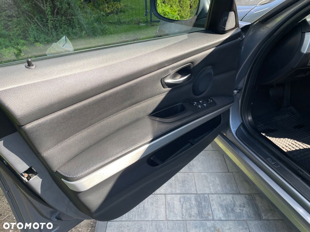 BMW Seria 3 318d DPF - 17