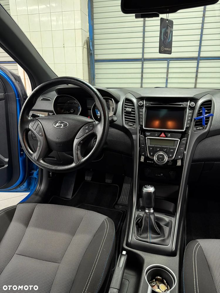 Hyundai i30 blue 1.6 GDI Passion - 14