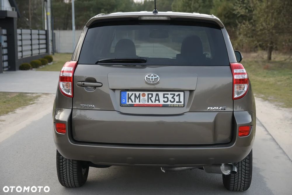 Toyota RAV4 - 6