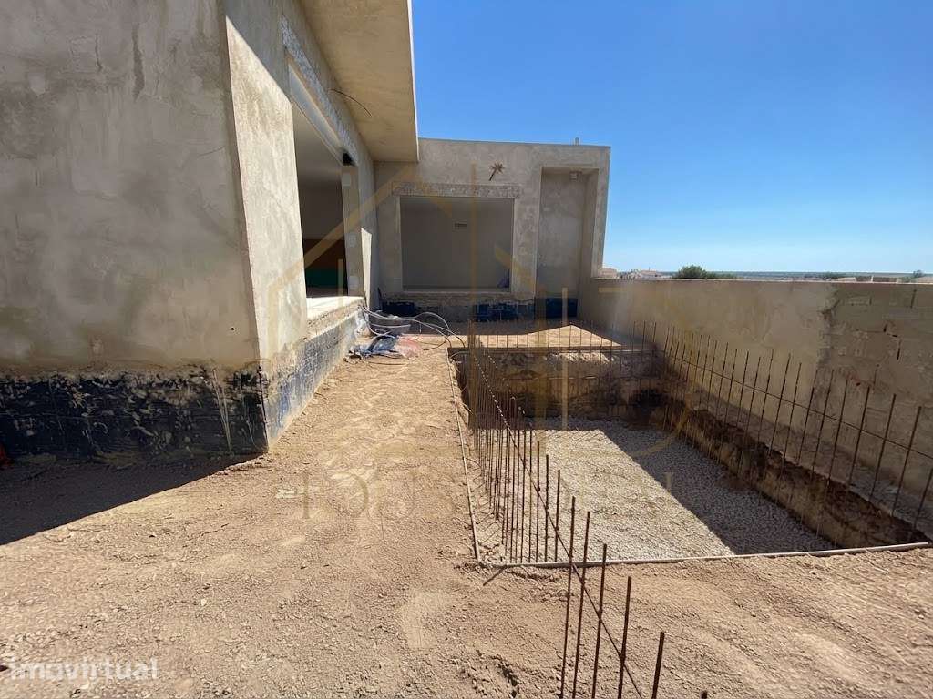 Moradia moderna térrea com Piscina T3+1. Pinhal do General. Fernão ... - Grande imagem: 5/22