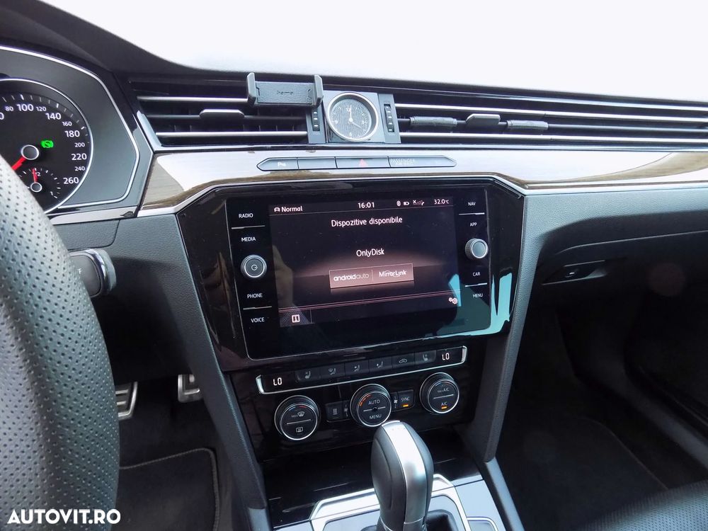 Volkswagen Passat 2.0 TDI SCR DSG Comfortline - 18