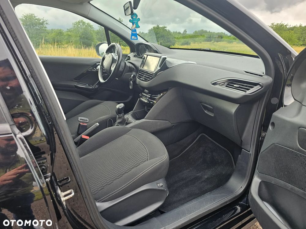 Peugeot 208 PureTech 82 Urban Move - 18