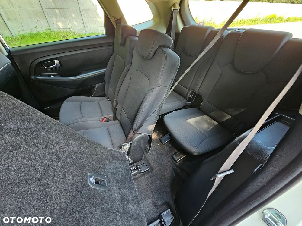 Kia Carens 1.7 CRDi 115 Dream Team Edition - 15