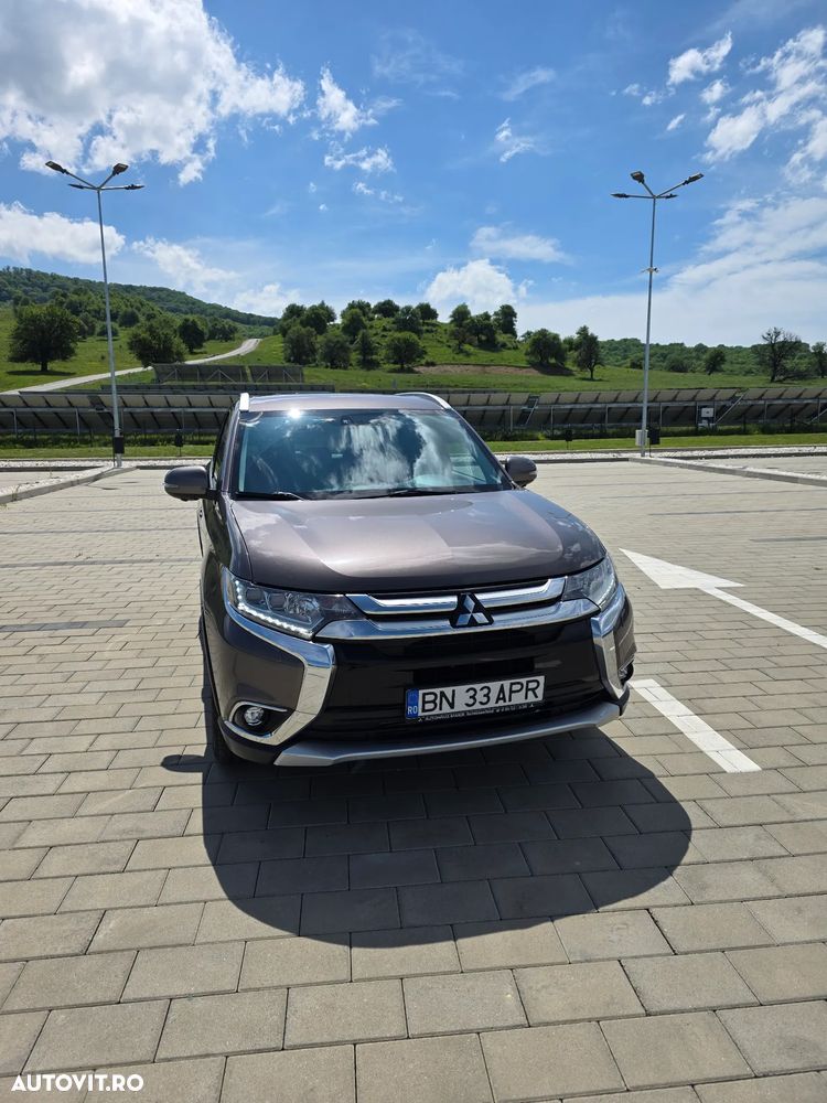 Mitsubishi Outlander 2.2 DI-D 4WD Automatik Edition 100+ - 2