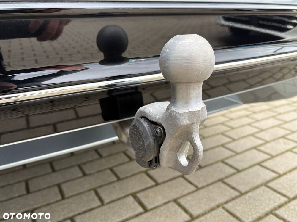 Volkswagen Passat Variant 2.0 TDI EVO Elegance DSG - 23