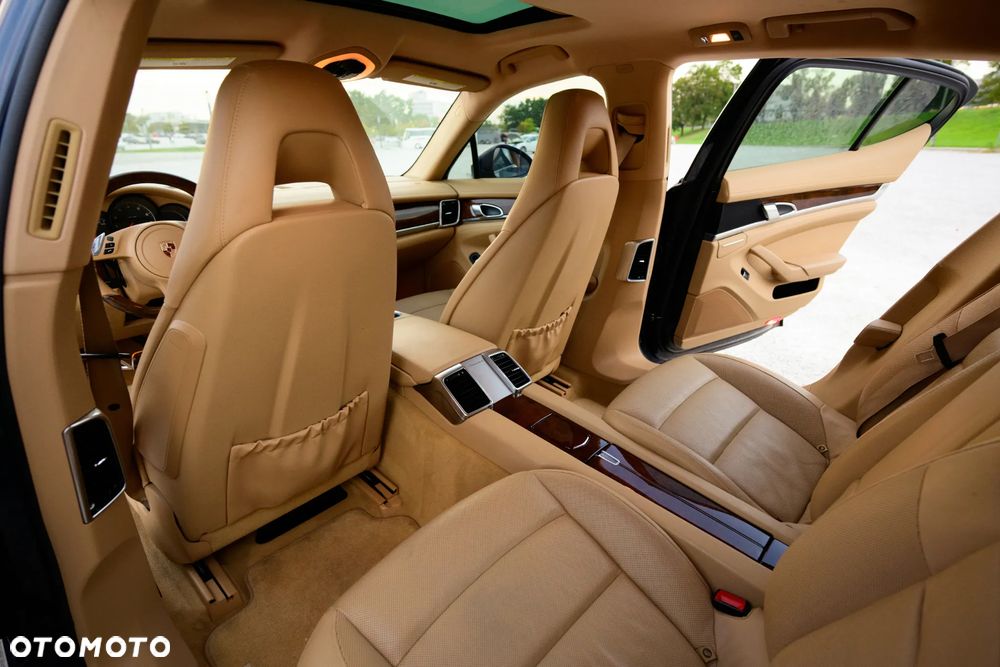 Porsche Panamera - 17