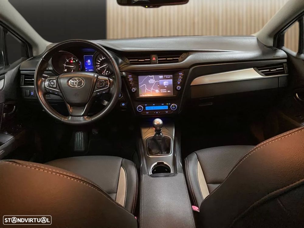 Toyota Avensis Touring Sports 2.0 D-4D Luxury+GPS - 8