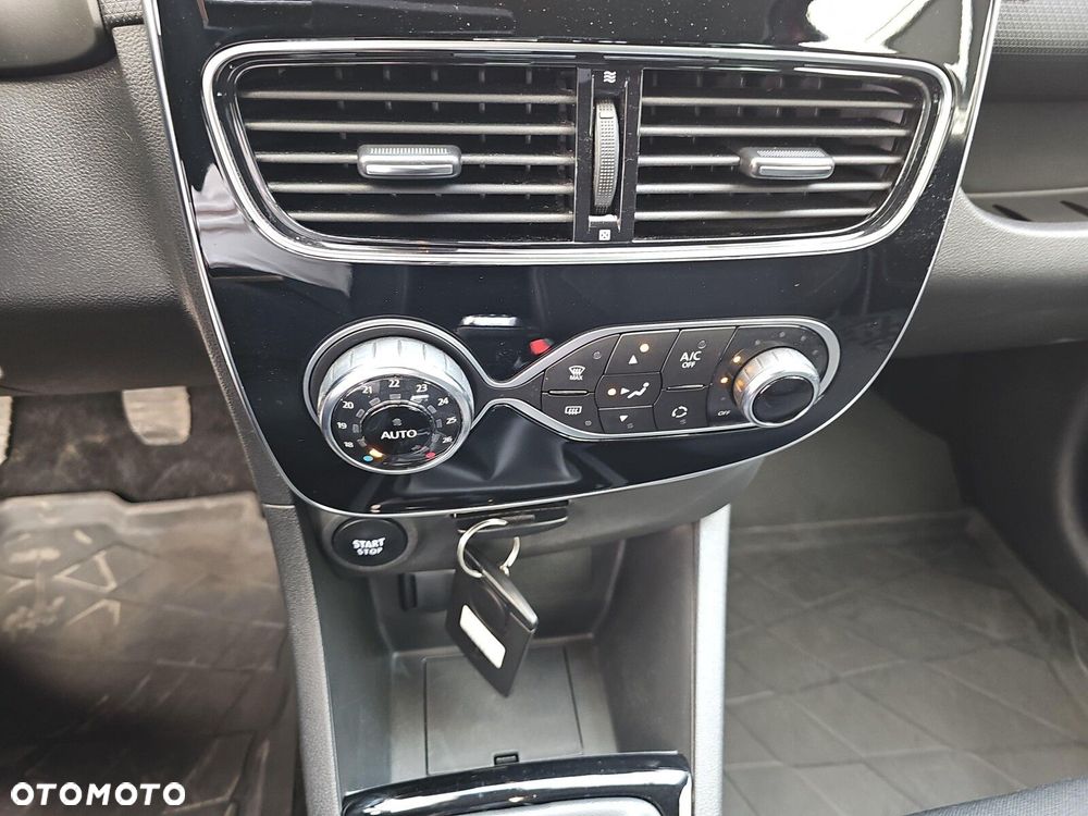 Renault Clio - 22