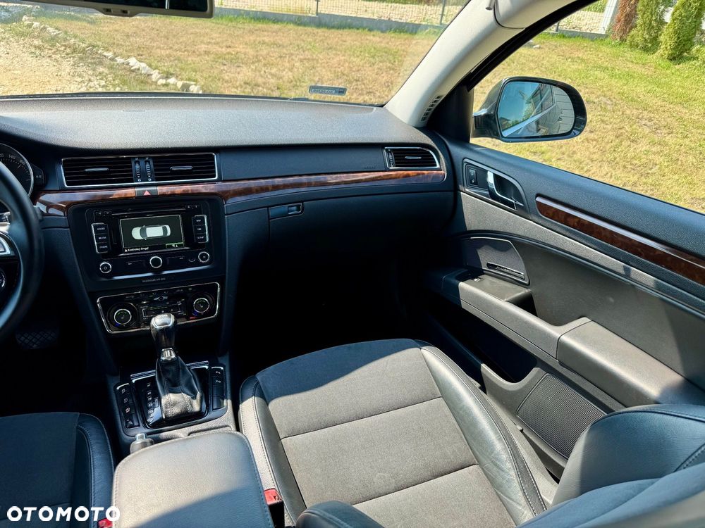 Skoda Superb 2.0 TDI L&K DSG - 19